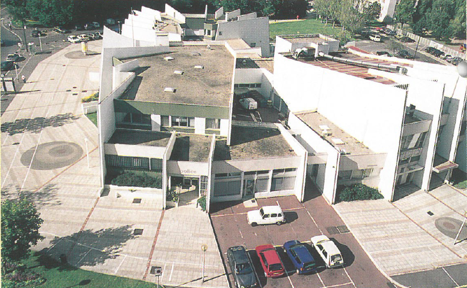 Le centre Picasso en 2002 depuis la rue Guy-de-Maupassant