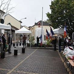 ceremonie_liberation_avec_elus_11-1.jpg ceremonie_liberation_avec_elus_11-1.jpg